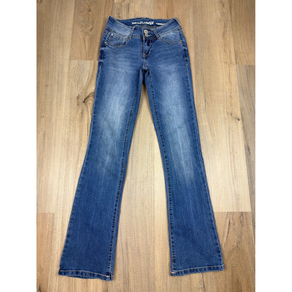 WallFlower Low Rise Luscious Curvy Fit Bootcut Jeans Med Wash Size 0 WFM14871B
